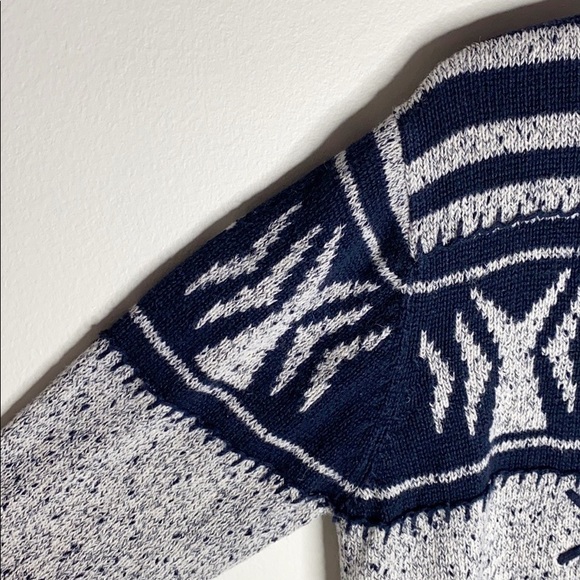 Vintage keyhole button Aztec pattern sweater sz S - Picture 4 of 11